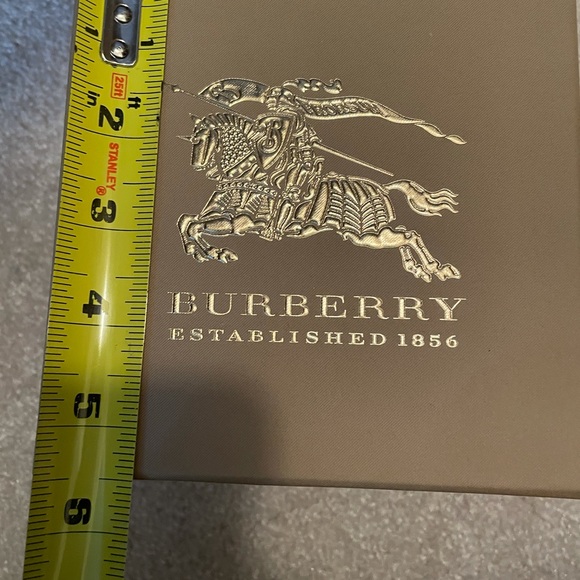 2/$40 Burberry case authentic includes certificate book - Picture 10 of 10